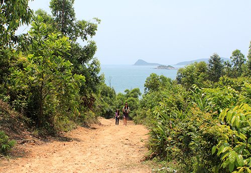 Quan Lan island has nearly 10 beaches